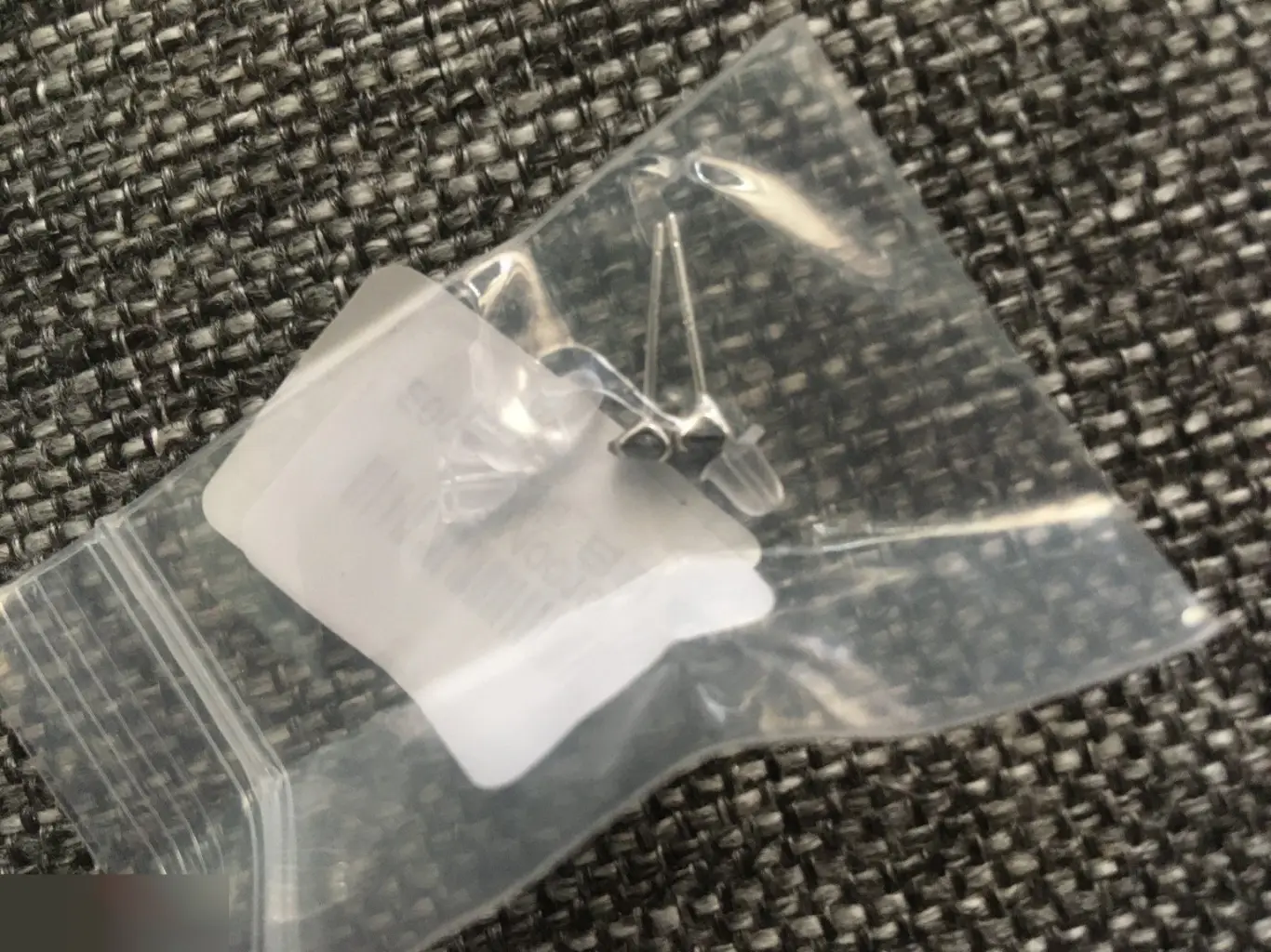 Серьги-гвоздики 4 мм 1