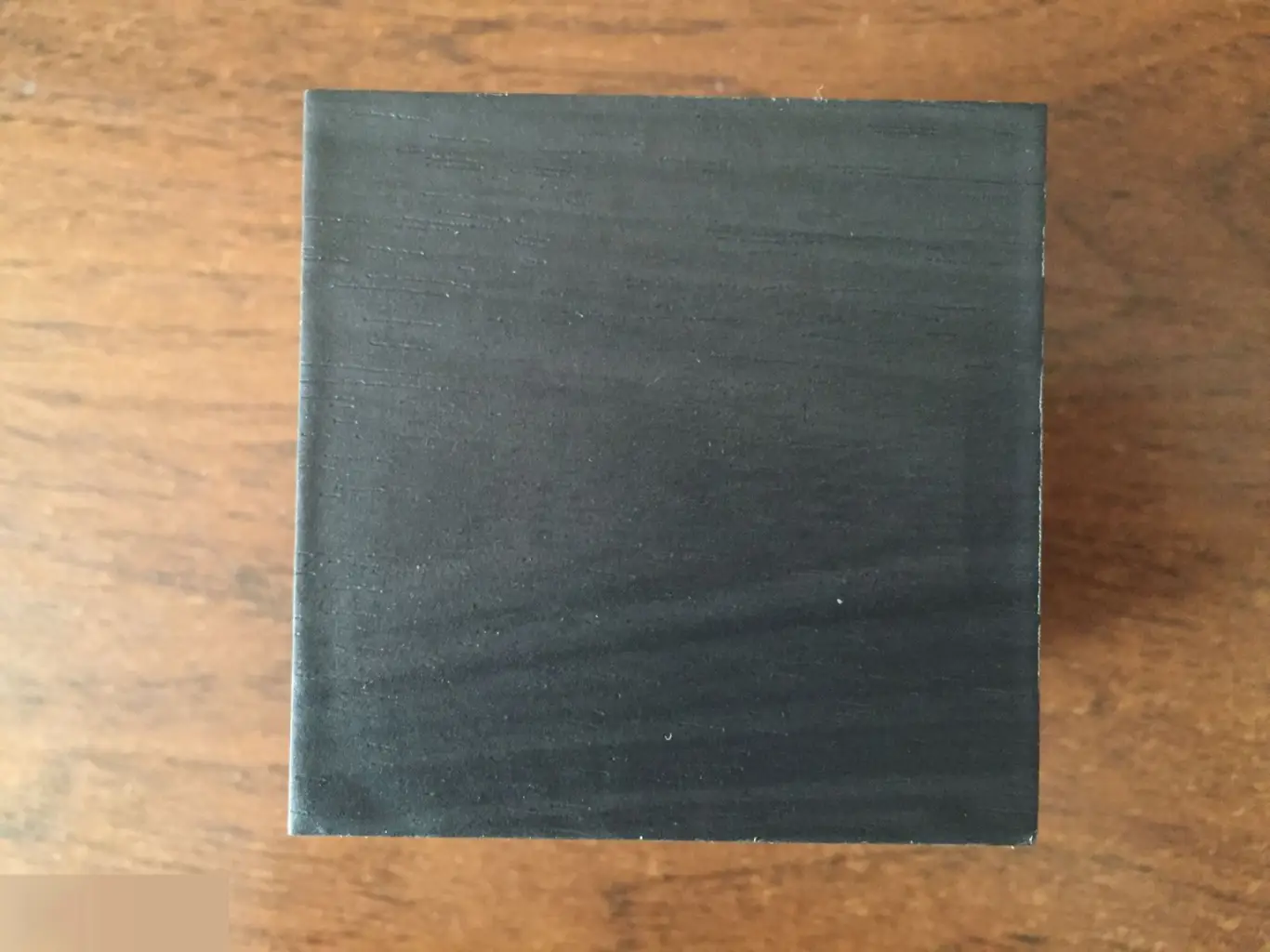 Настольные часы-будильник в форме куба 1