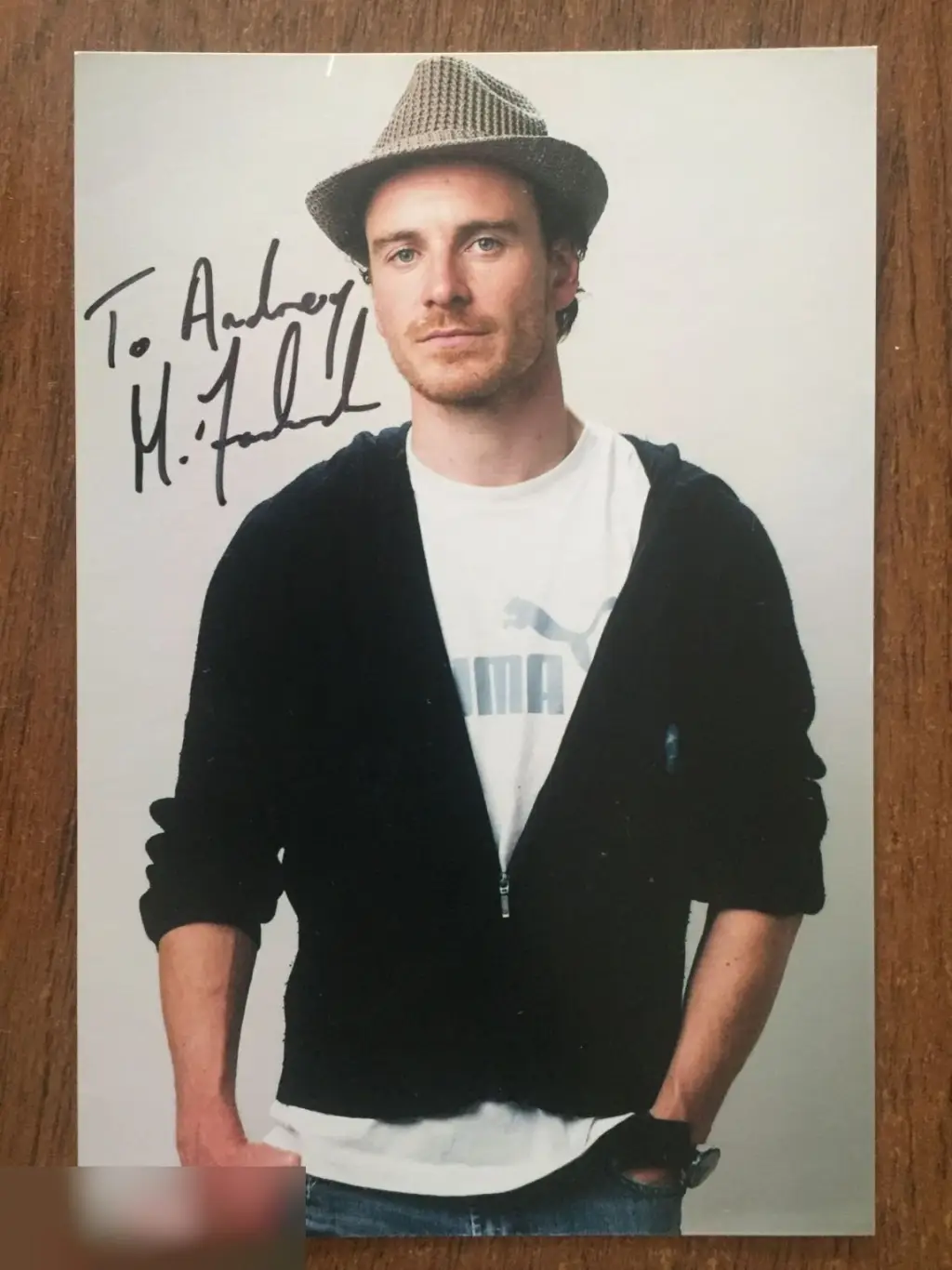 Майкл Фассбендер автограф на фото