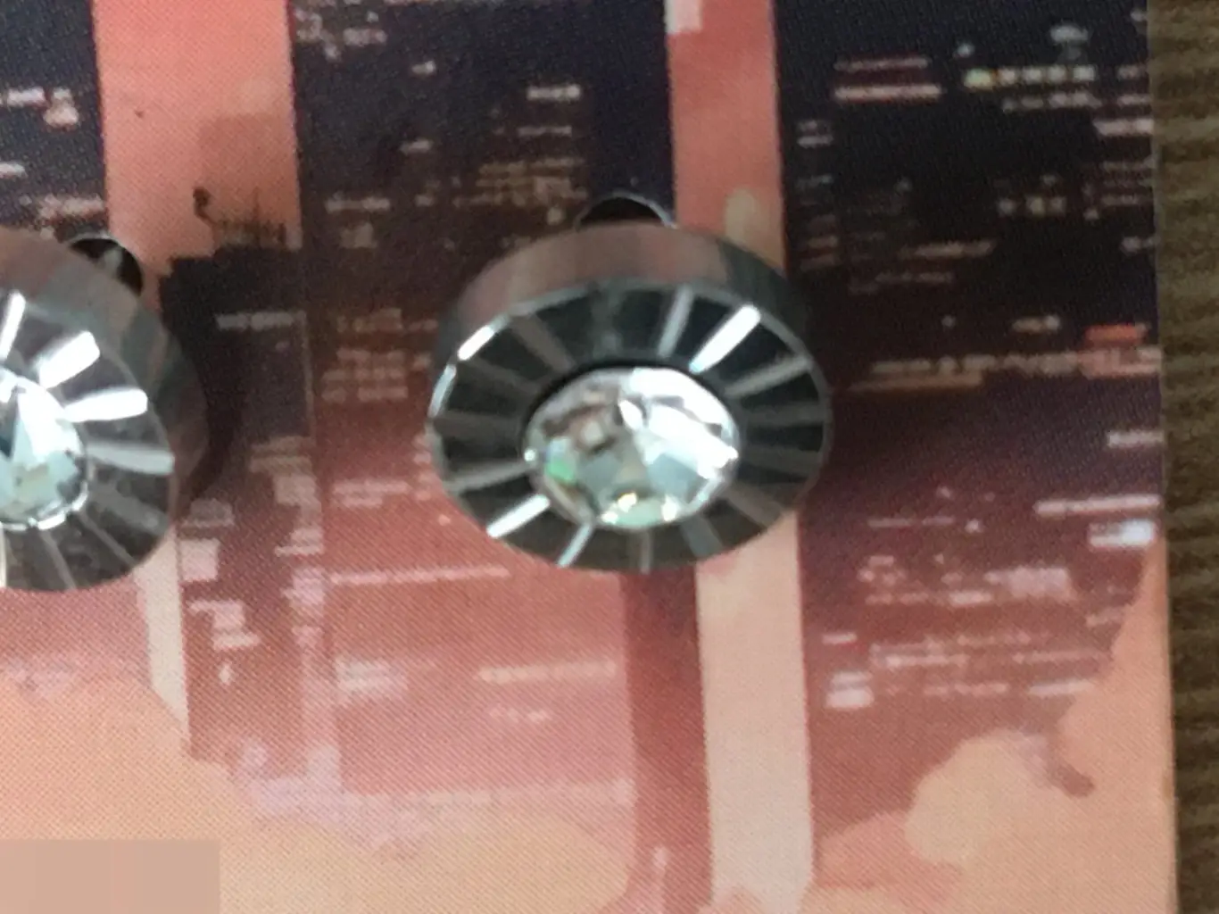 Серьги-пусеты со стразами (наклеены криво) 1