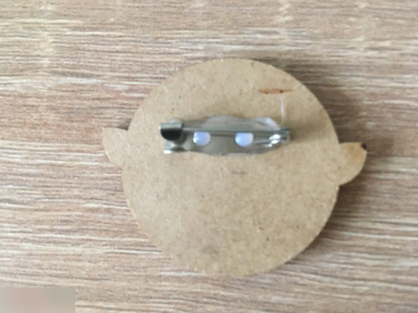 Аниме значок деревянный 1