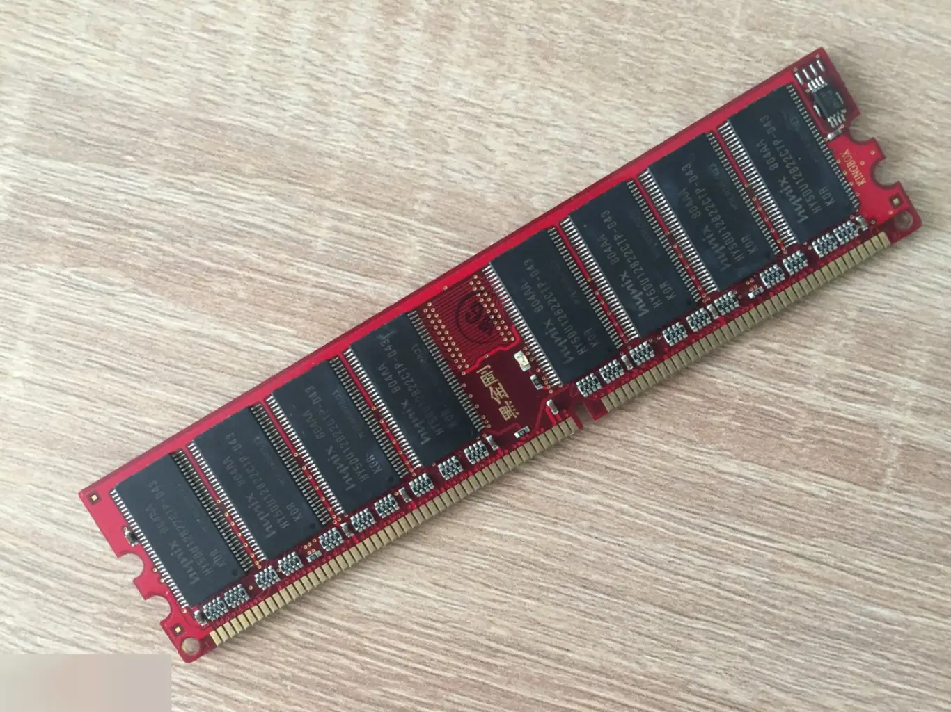 Модуль памяти Hynix DDR 400Mhz PC3200 184pin 1GB новый