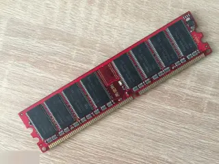 Модуль памяти Hynix DDR 400Mhz PC3200 184pin 1GB новый