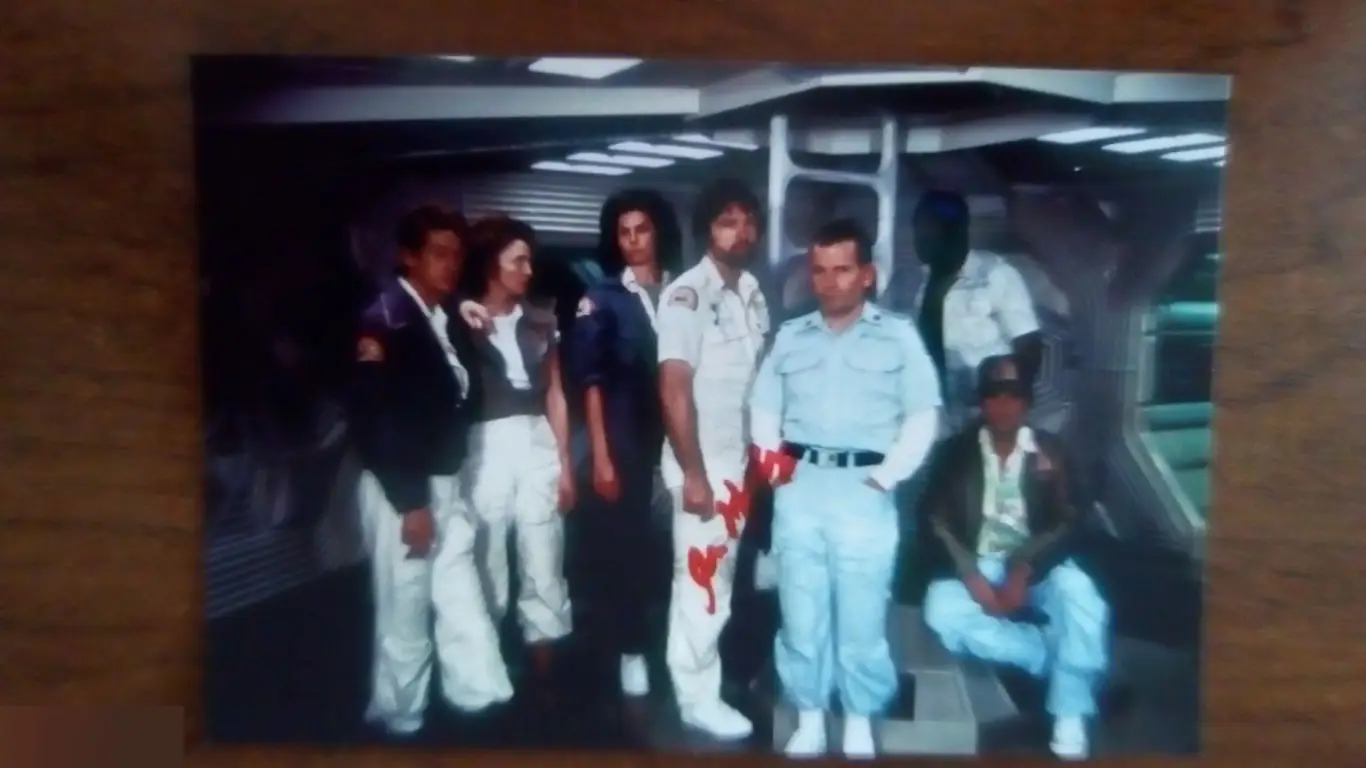 Иэн Холм автограф на фото Чужой