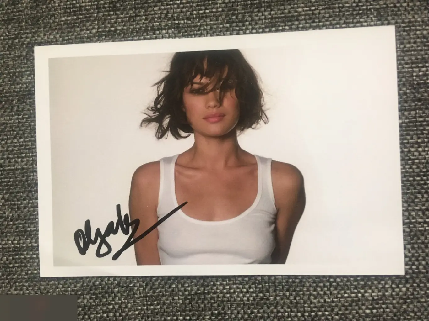 Ольга Куриленко автограф