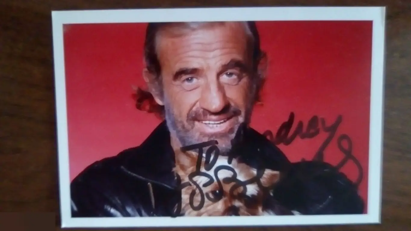 Жан-Поль Бельмондо автограф