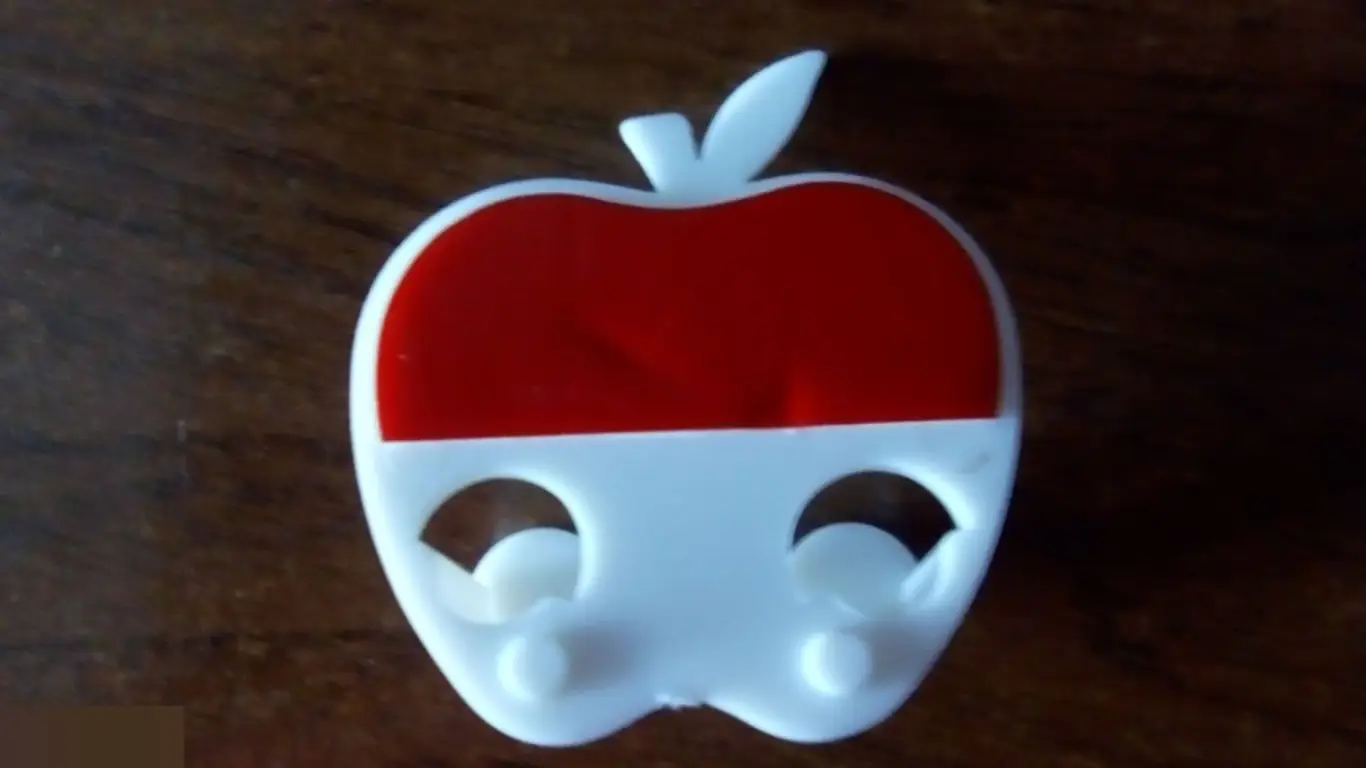 Держатель-наклейка для электрической вилки 1