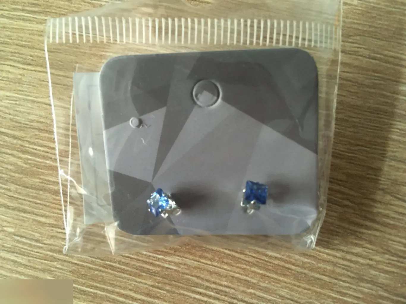 Серьги пусеты искусственный фианит квадрат