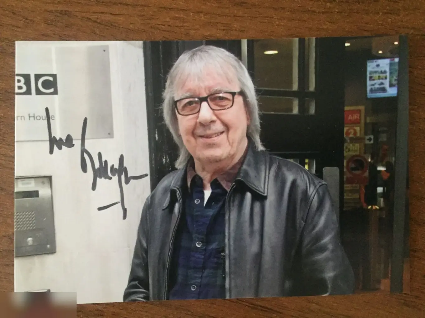 Билл Уаймен автограф на фото