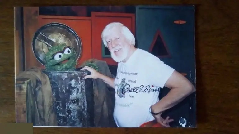 Кэролл Спинни автопен на картонном фото