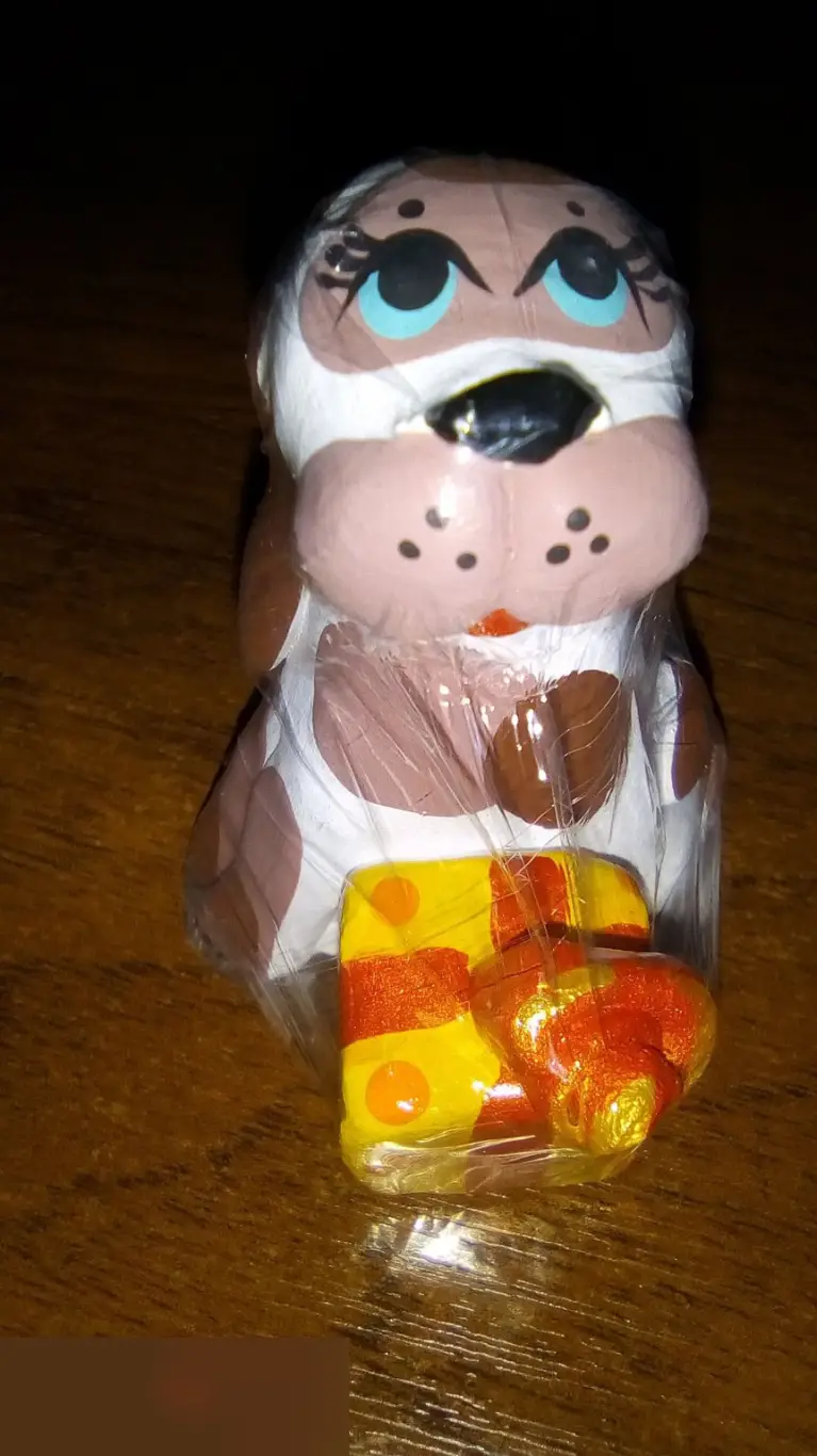 Собачка с подарком. Ковровская глиняная игрушка новая