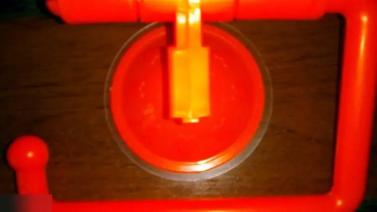 Держатель для туалетной бумаги на присоске 1