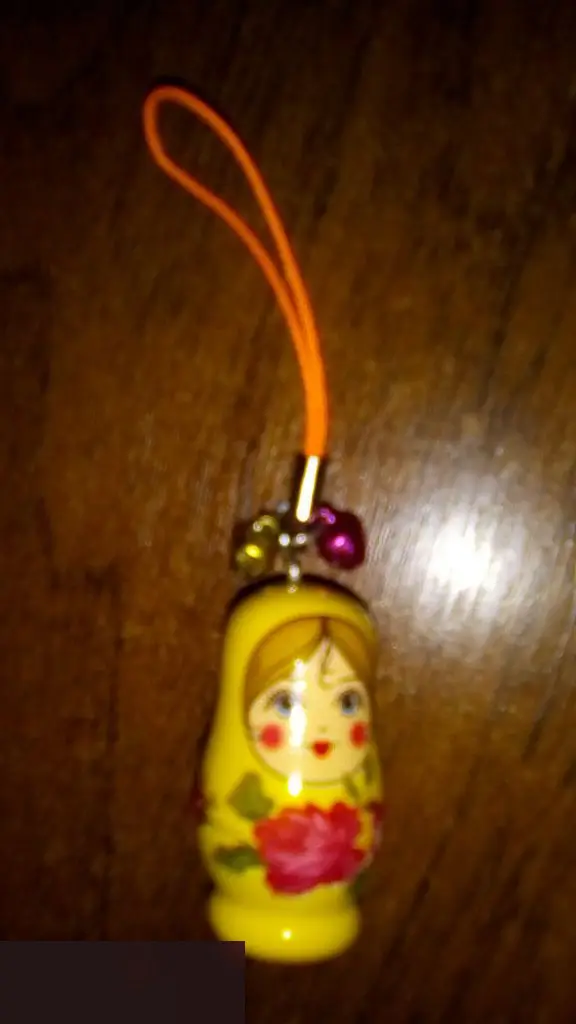 Матрёшка подвеска для телефона