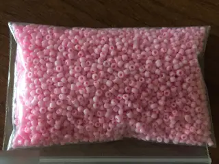 Розовый бисер 64 грамма