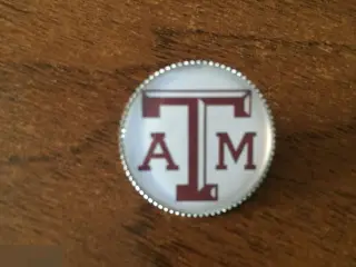 Брошь Texas A&M University