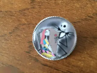 Брошь Кошмар перед Рождеством