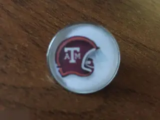 Брошь Texas A&M University