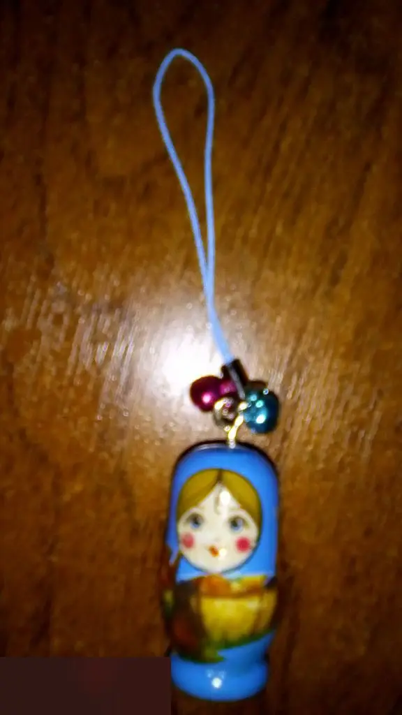 Матрёшка подвеска для телефона