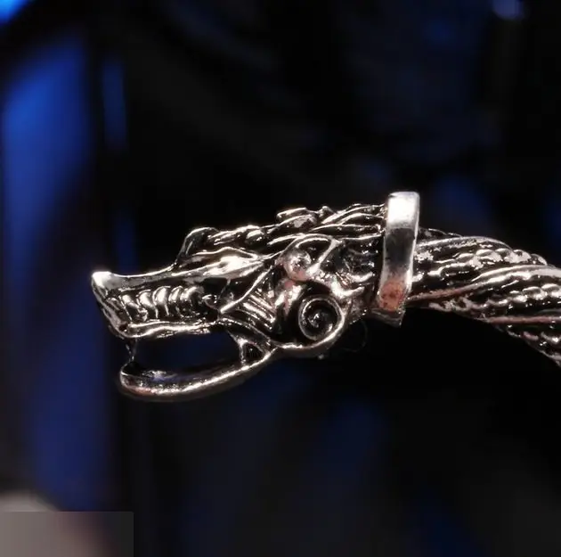 Браслет с головами 1