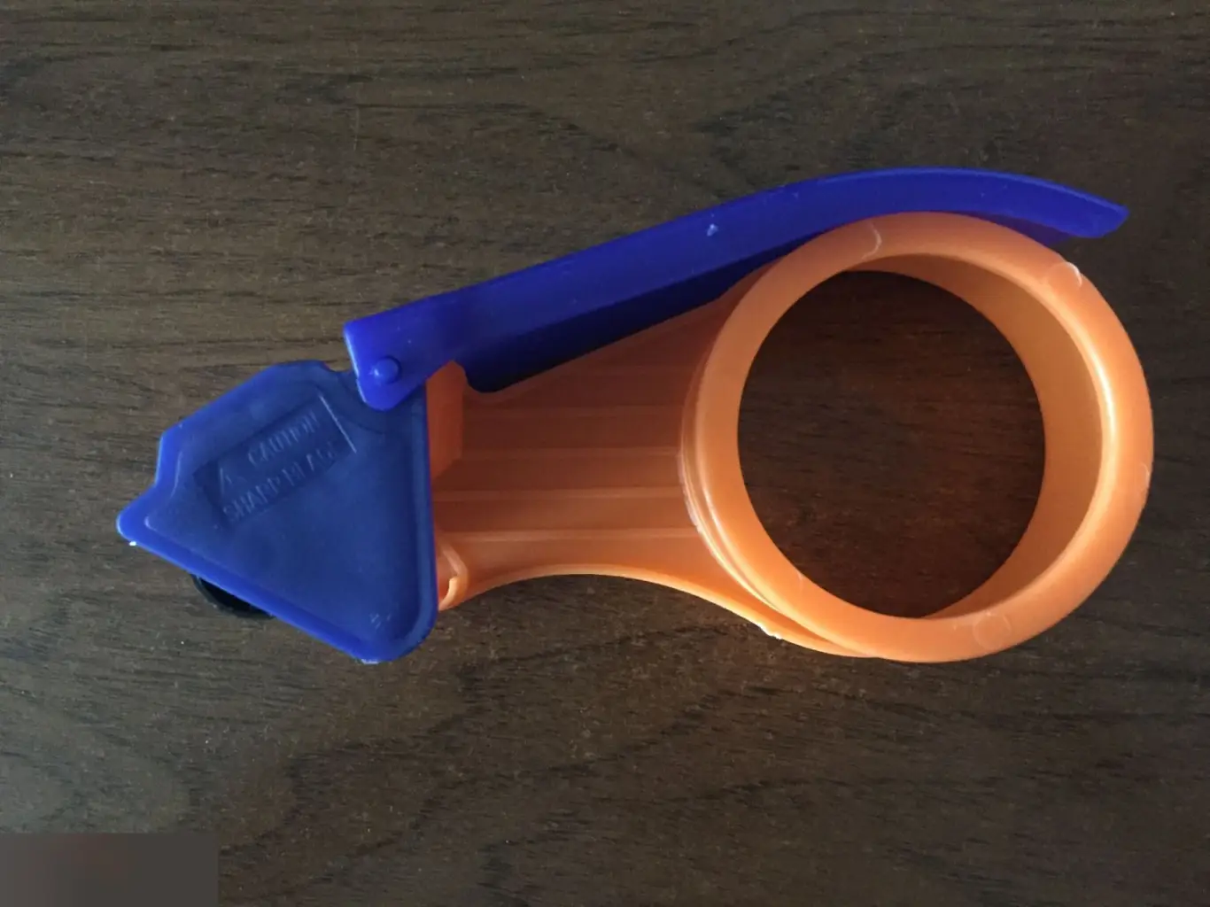 Диспенсер для скотча 2