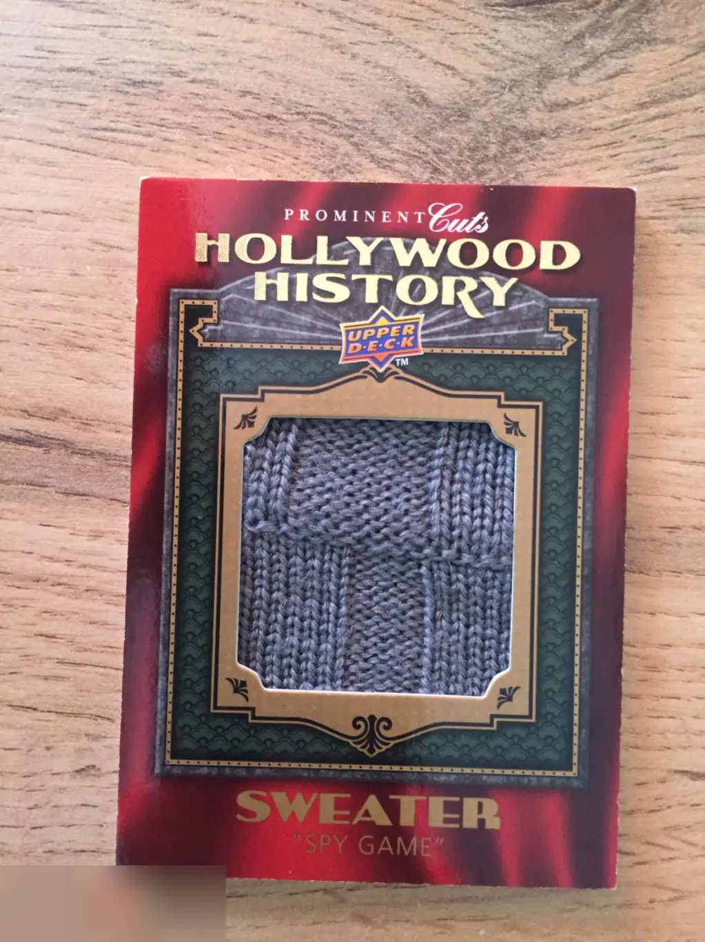 Брэд Питт кусок одежды из фильма Шпионские игры Upper Deck