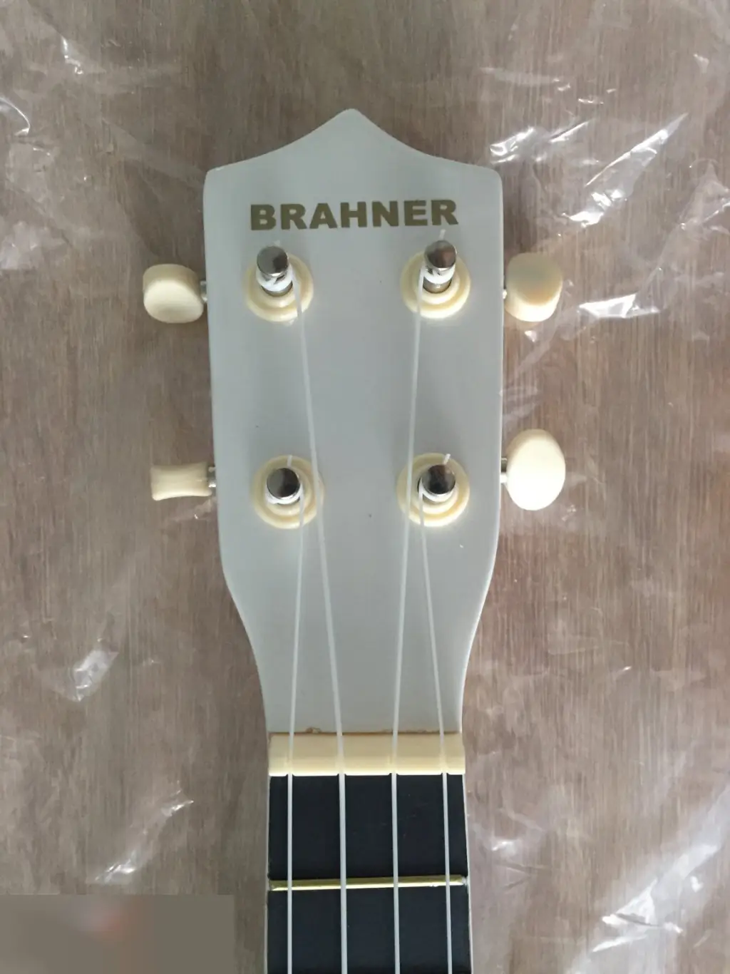 Укулеле сопрано Brahner US-075/WH 1