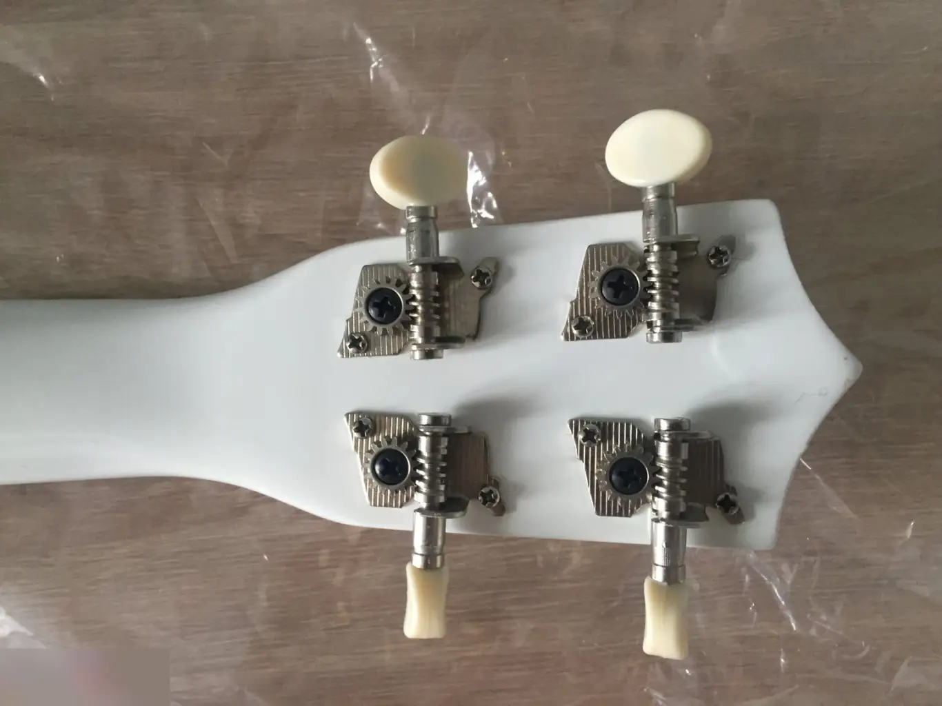 Укулеле сопрано Brahner US-075/WH 4