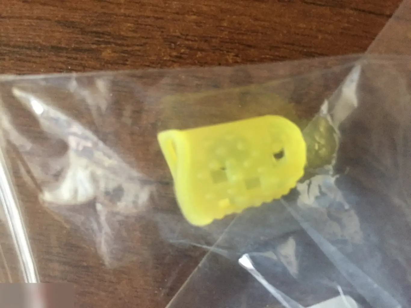 Медиатор на палец