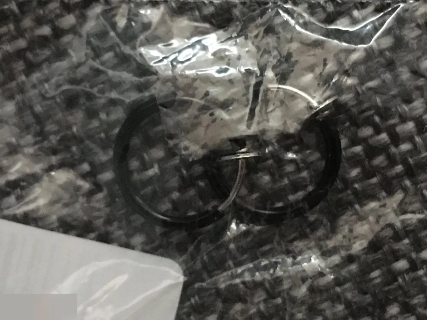 Поддельные серьги-зажимы