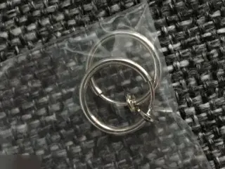 Поддельные серьги-зажимы