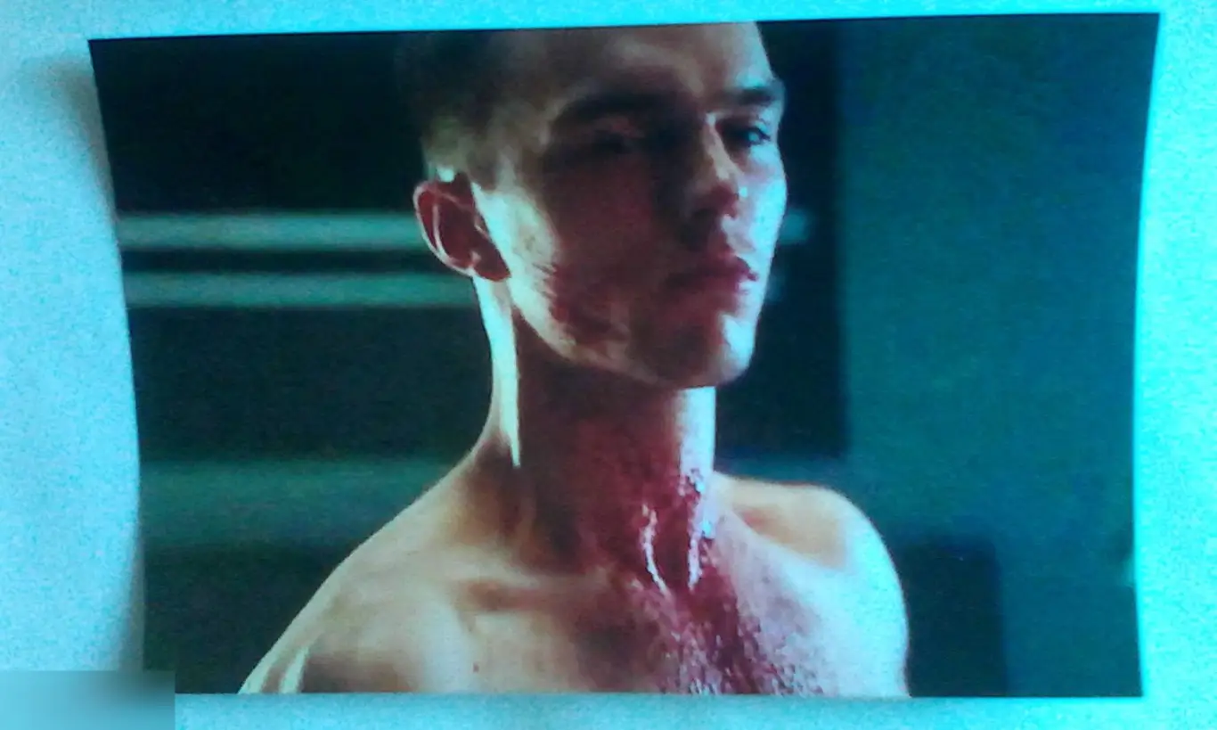 Николас Холт современное фото 10*15 см Убей своих друзей