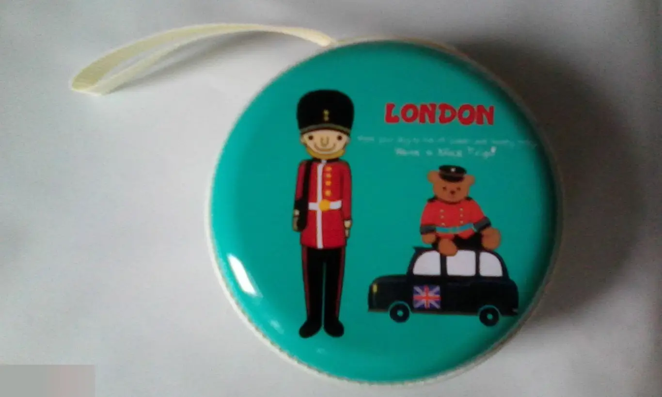 Металлическая круглая коробочка бокс для мелочей таблеток украшений наушников I Love London