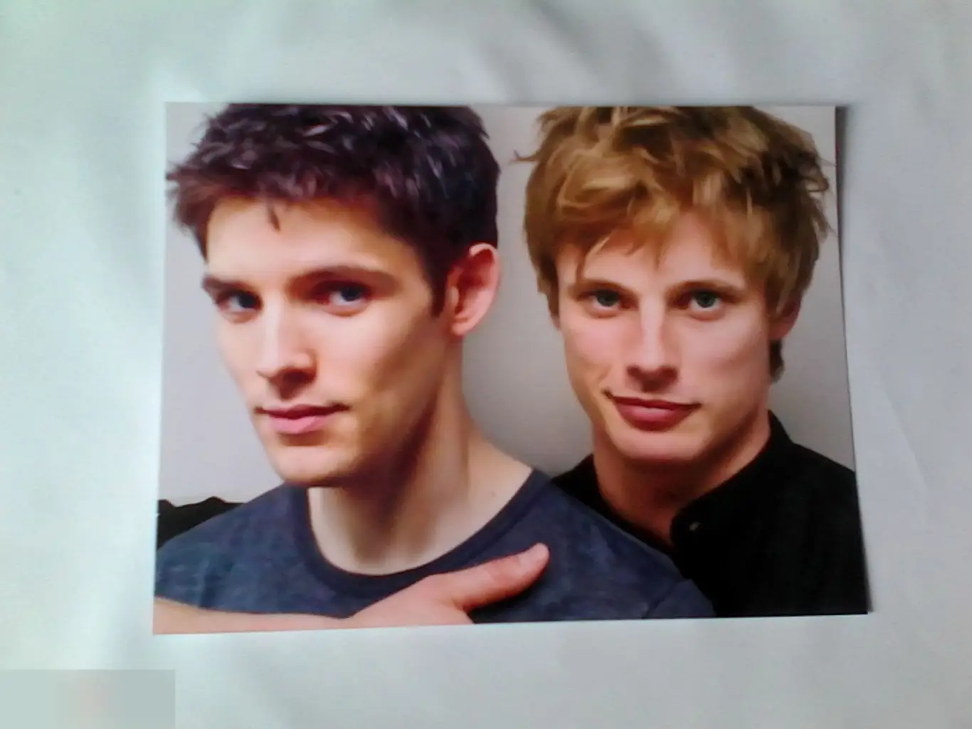 Колин Морган Брэдли Джеймс современное фото 10*13.5 см Мерлин