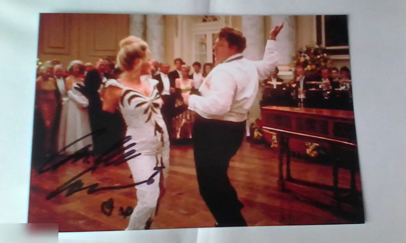 Камилла Кодури автограф на фото Король Ральф