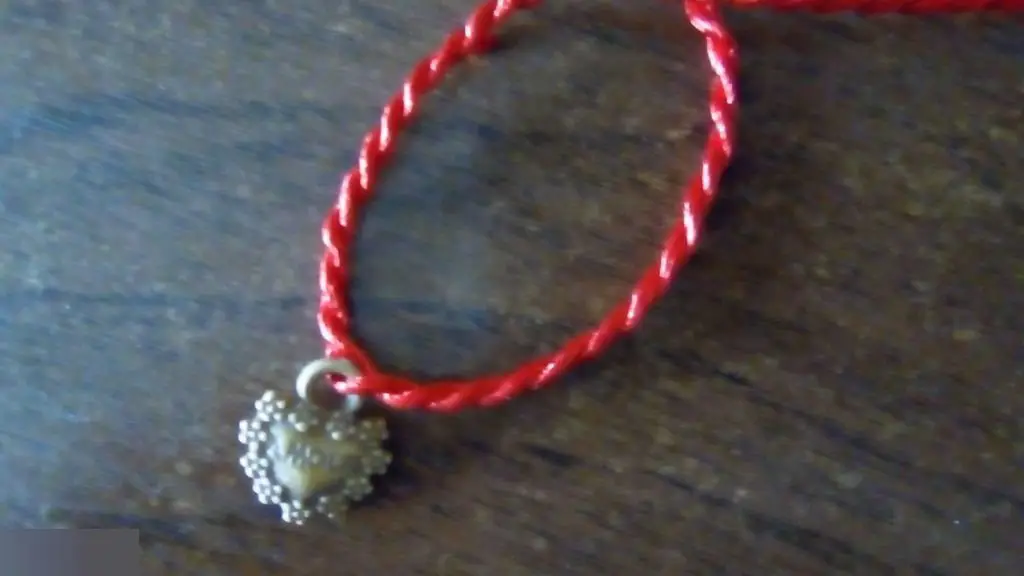 Браслет красная нить LOVE 1