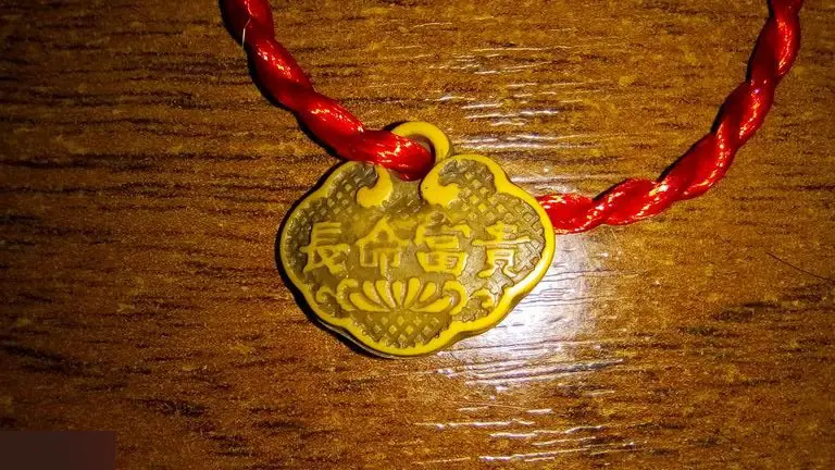 Браслет красная нить 1