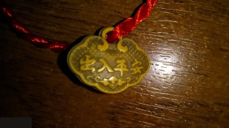 Браслет красная нить 2