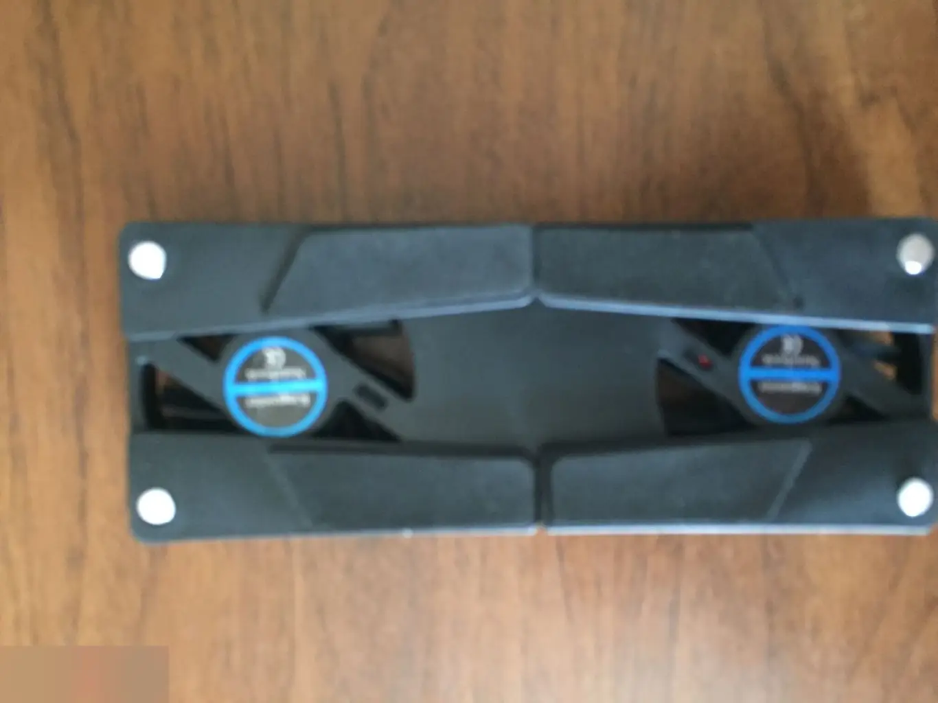 Охлаждающая подставка для ноутбука 2