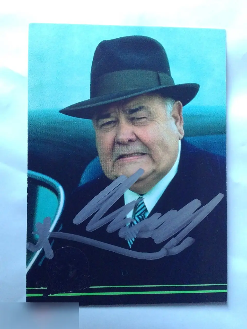 Рассел Малкэй автограф на карточке Тень