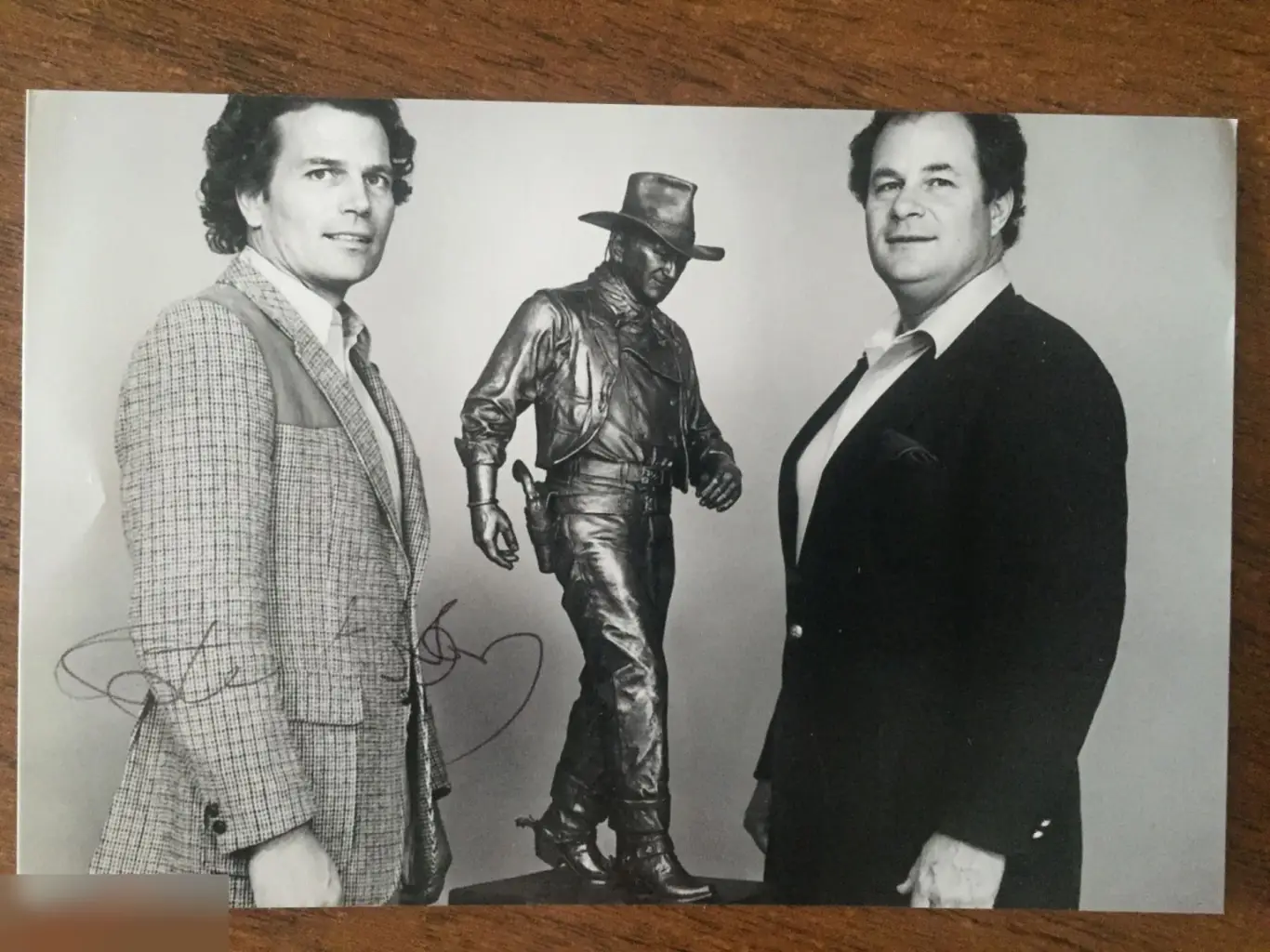 Патрик Уэйн автограф на фото