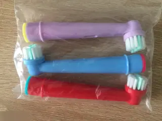 Насадки на детскую электрическую зубную щетку Oral-B Китай