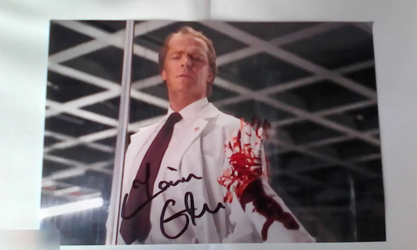 Иэн Глен автограф на фото Обитель зла