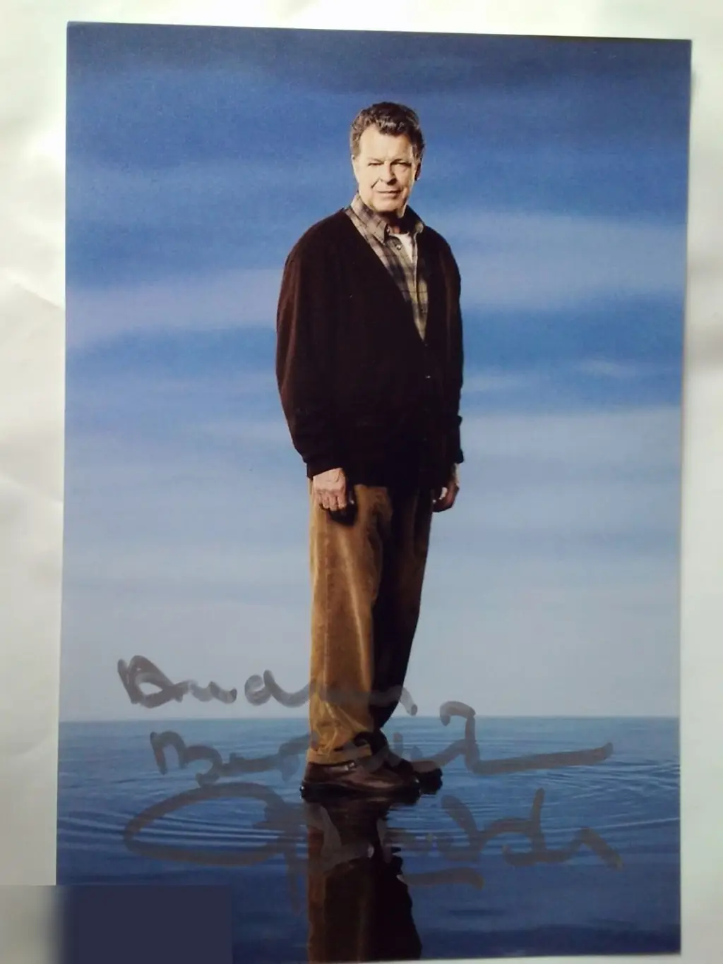 Джон Ноубл автограф на фото