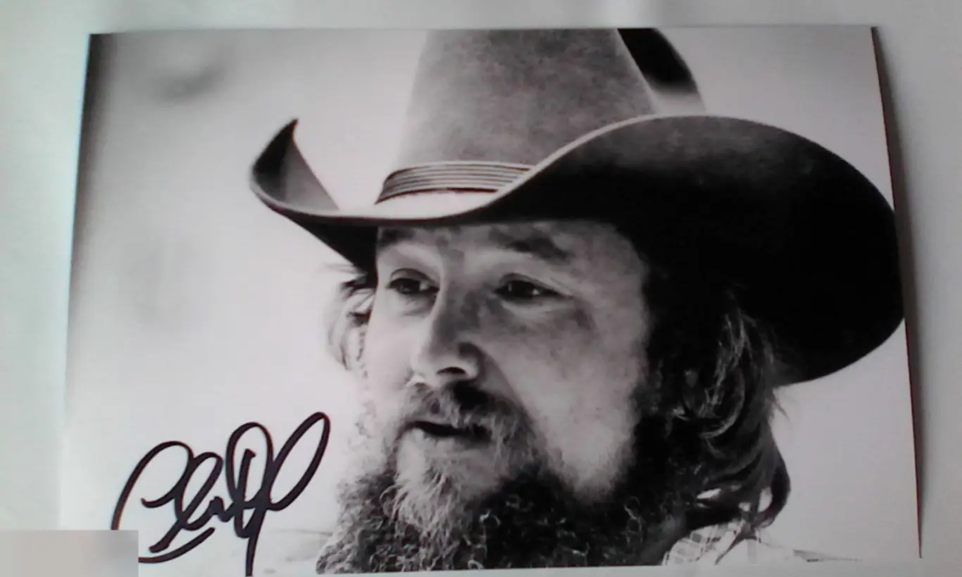 Чарли Дэниелс автограф на фото