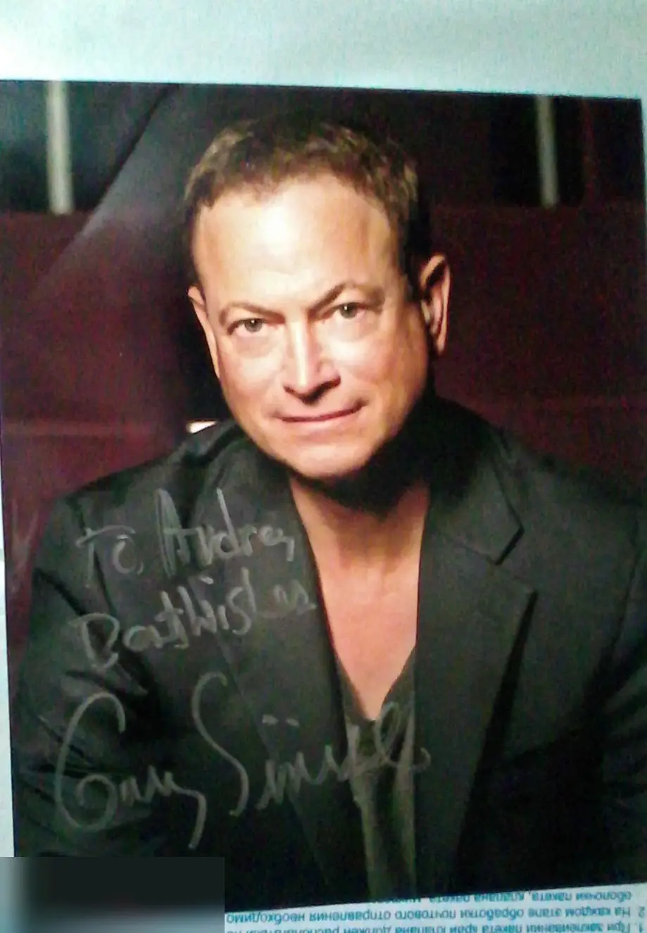 Гэри Синиз автограф на фото