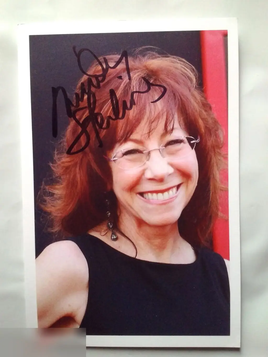 Минди Стерлинг автограф