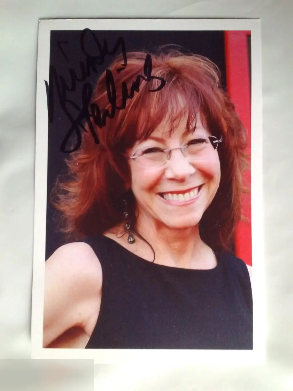 Минди Стерлинг автограф