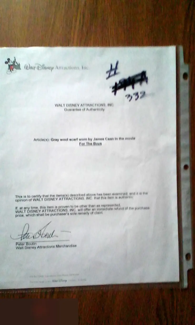 Джеймс Каан ношеный шарф из фильма Для наших ребят с письмом подлинности Walt Disney Attractions 1