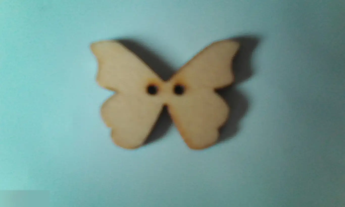 Деревянная бабочка для скрапбукинга 2х2-2,5 см 1