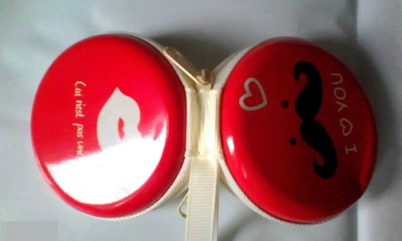 Металлическая круглая коробочка бокс для мелочей таблеток украшений наушников I Love You 2